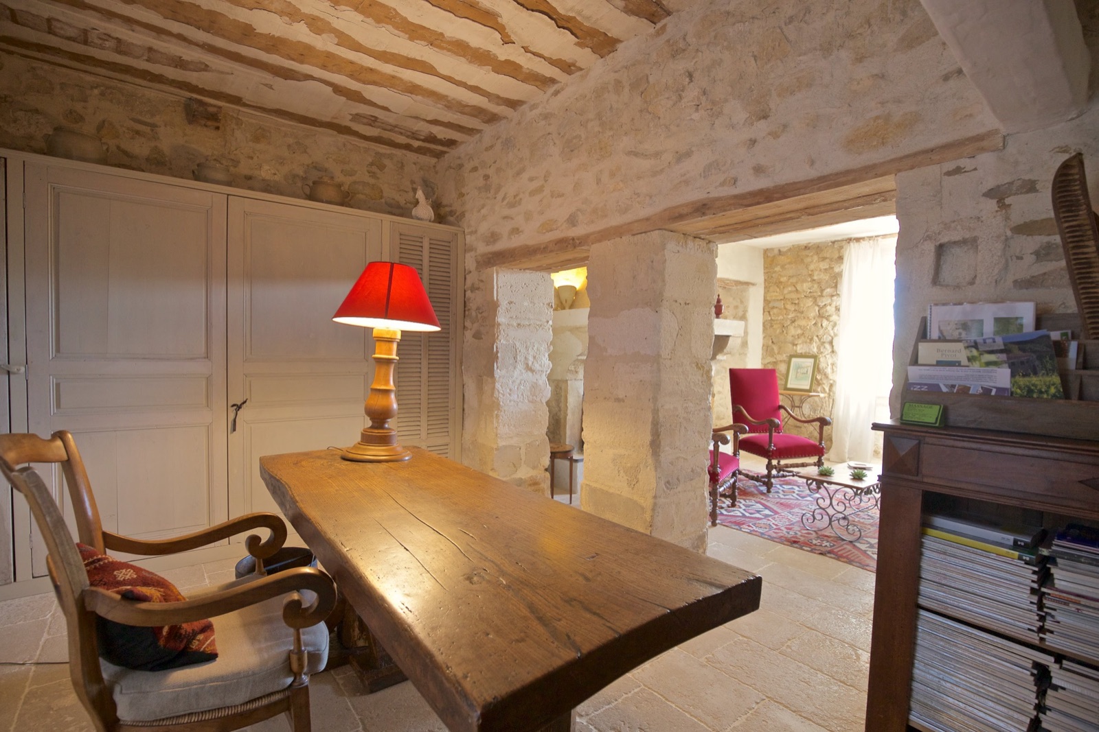 Coin bureau du salon
